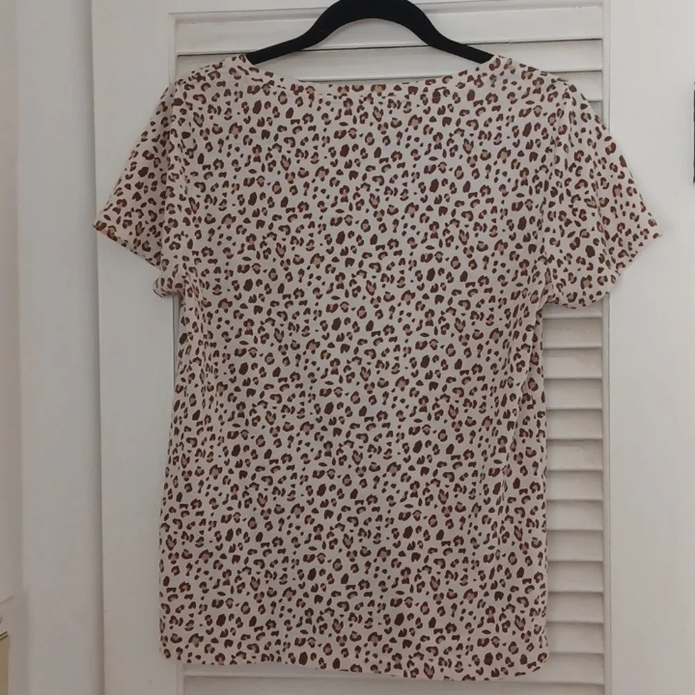 J.Crew top S leopard vintage 100% cotton shirt Work Office classic animal Tshirt